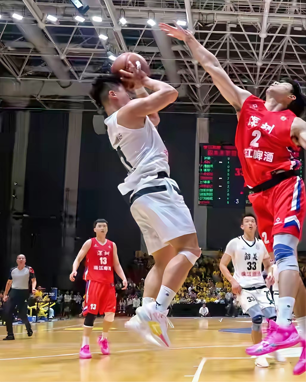 开云体育-广东宏远训练开放日；加时末段止住颓势引欢呼；中超在即；细节决定成败的简单介绍